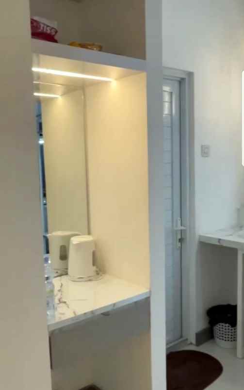 dijual villa jl plered