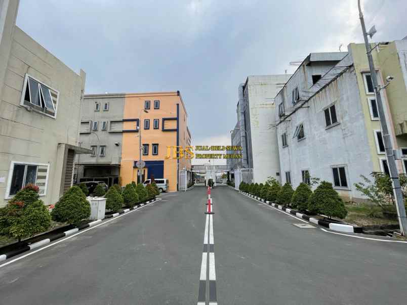 dijual villa komplek grand cemara asri