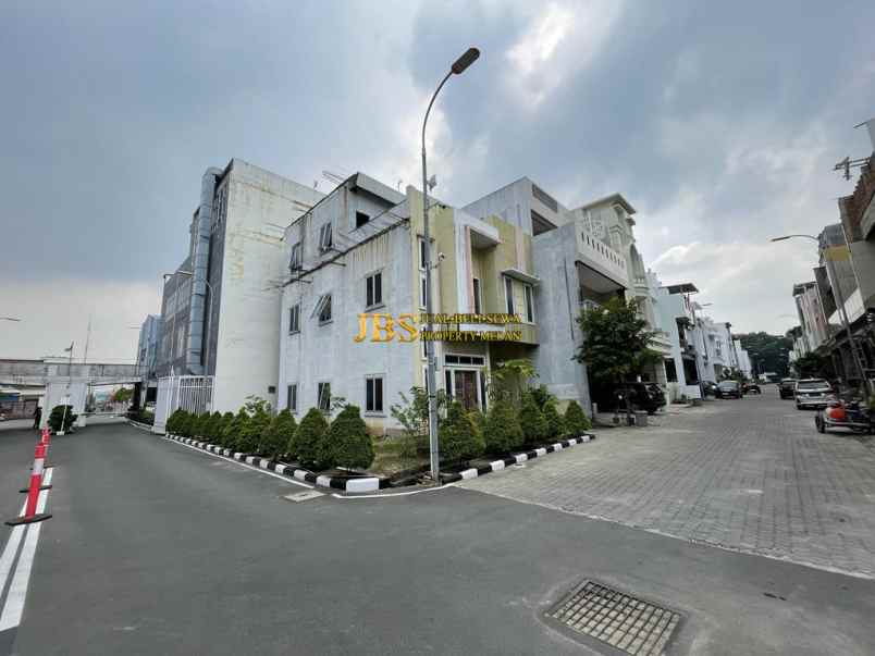 dijual villa komplek grand cemara asri