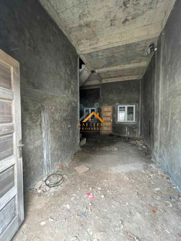 dijual villa komplek sentosa village