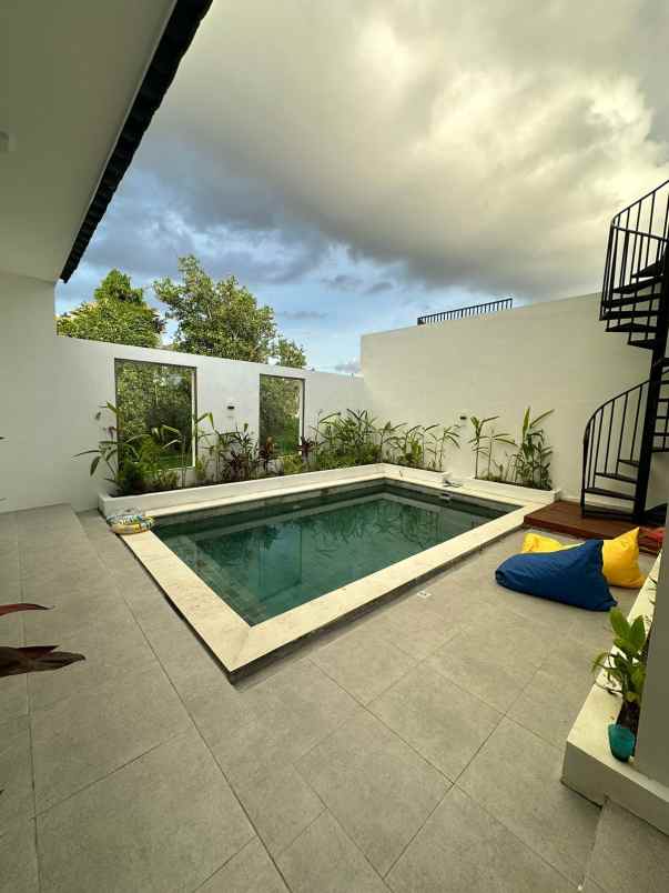 dijual villa padonan badung bali