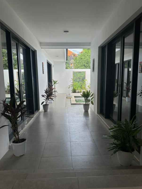 dijual villa padonan badung bali
