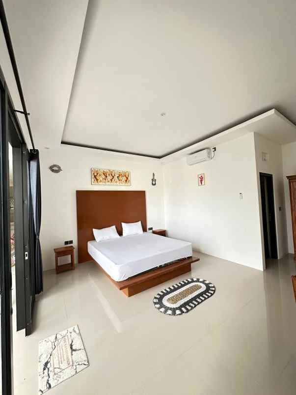 dijual villa padonan badung bali