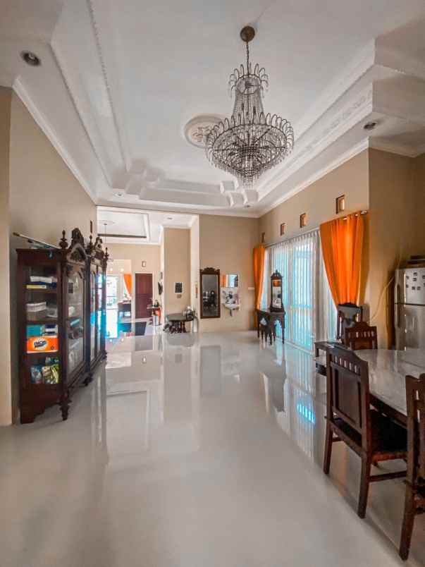 dijual villa pahlawan kemloko