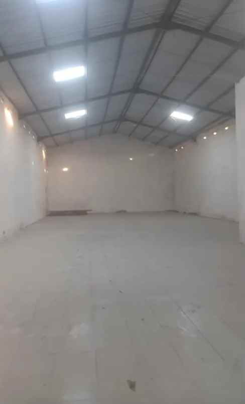 disewakan gudang di magetan