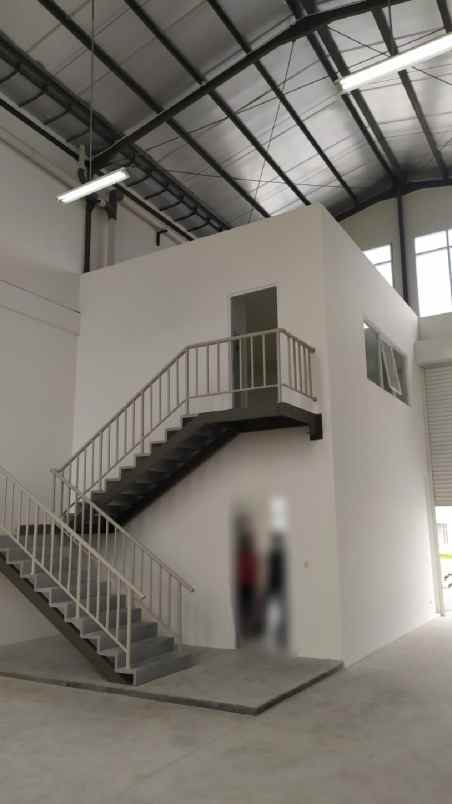 disewakan gudang gem city elp