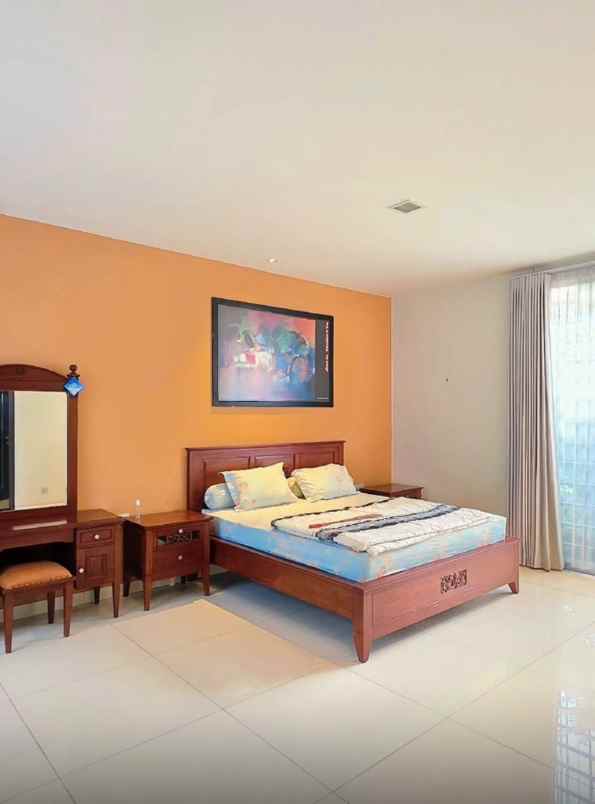 disewakan pakuwon indah villa bukit regency