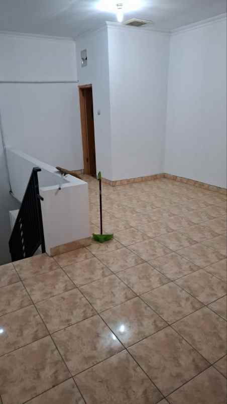 disewakan ruko di ir soekarno