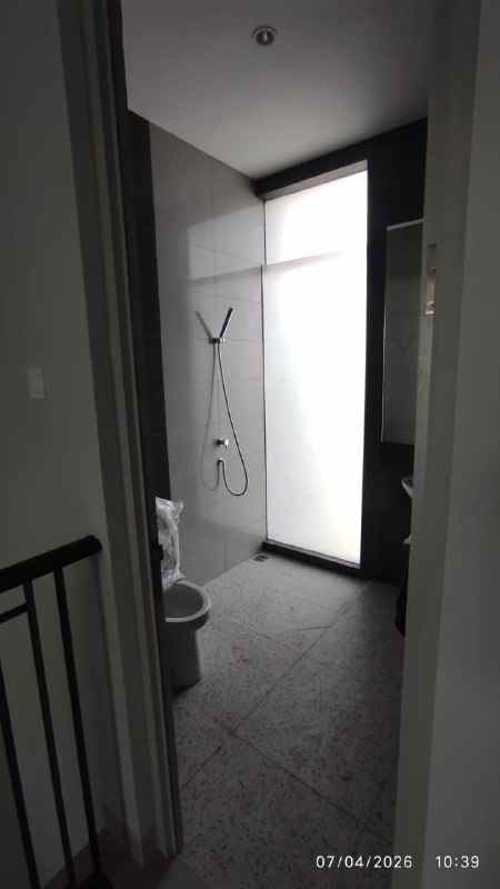 disewakan ruko gudang kantor pakuwon city