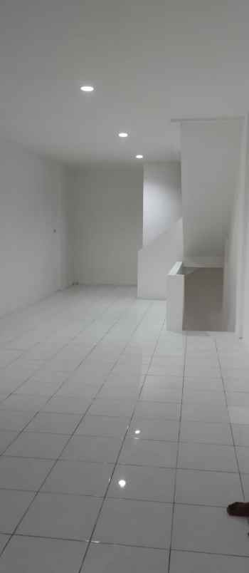 disewakan ruko gudang kantor panunggangan timur pinang