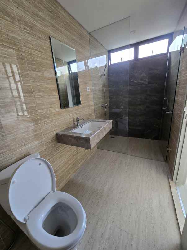 disewakan rumah cluster matana asya jgc