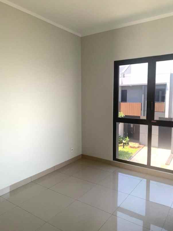 disewakan rumah cluster regia scg