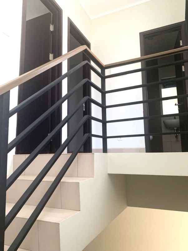 disewakan rumah cluster regia scg