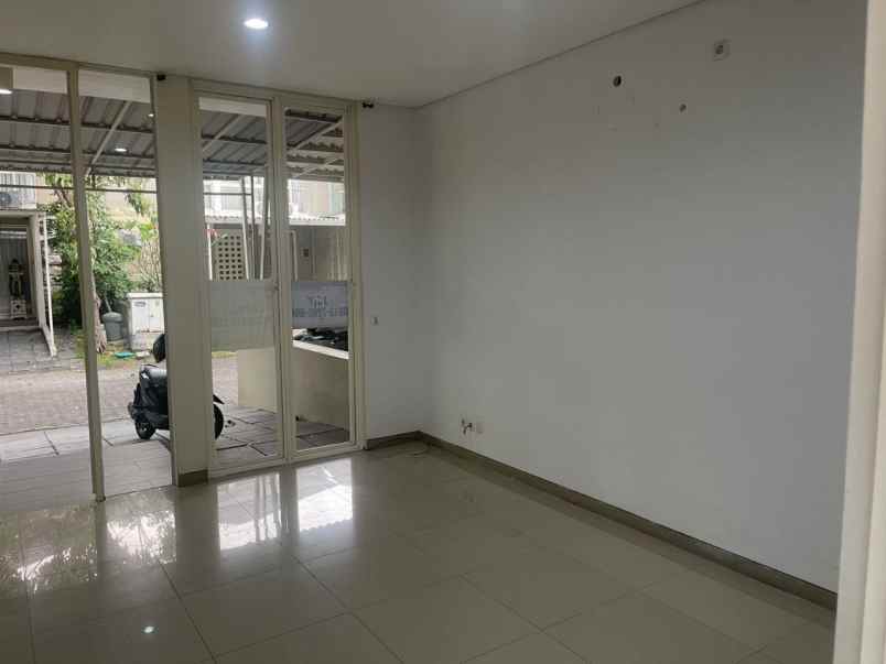 disewakan rumah jalan greenlake citraland