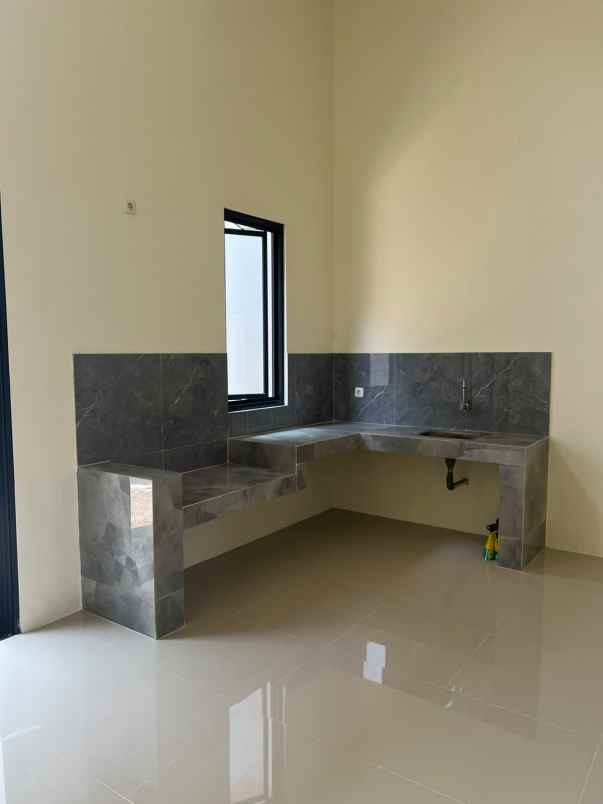 disewakan rumah jalan northwest lake citraland