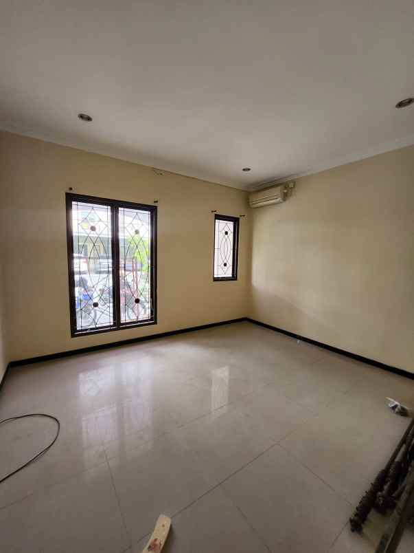 disewakan rumah jalan royal residence