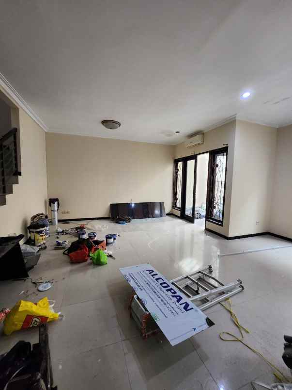 disewakan rumah jalan royal residence