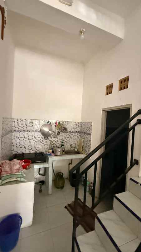 disewakan rumah jl pakel no 5 b kerten