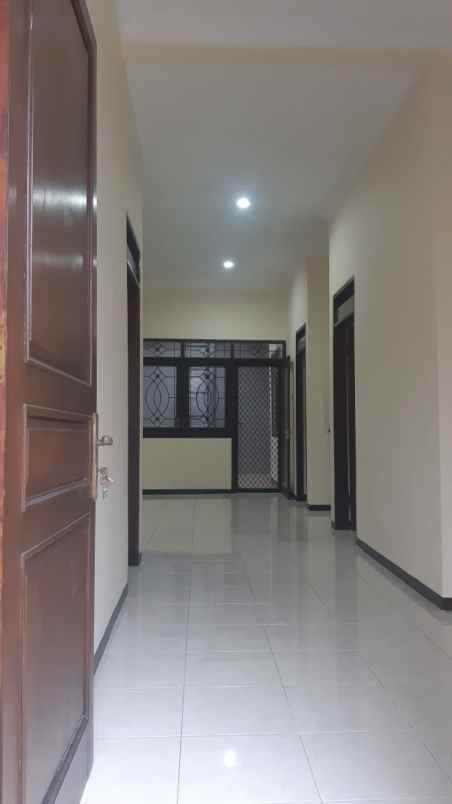 disewakan rumah jl semangka