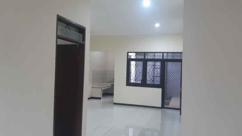 disewakan rumah jl semangka