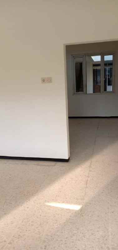 disewakan rumah klampis anom