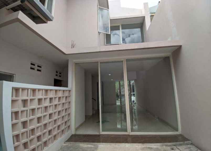 disewakan rumah moca vrbana dian istana