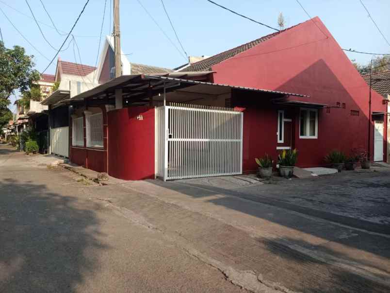 disewakan rumah perumda jenggolo dekat transmart tol