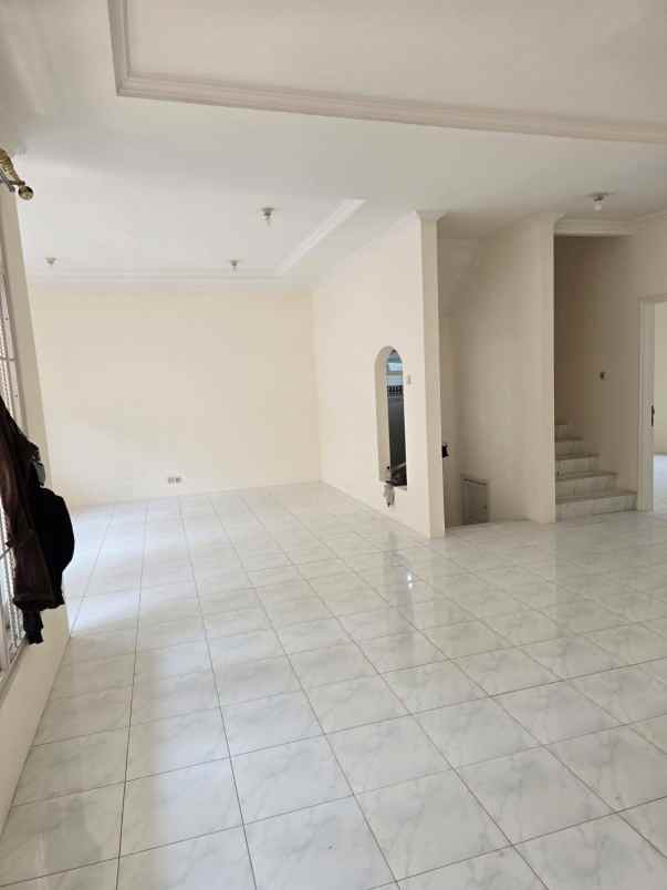 disewakan rumah puri sentra raya citraland