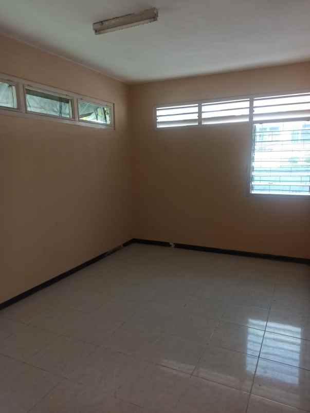 disewakan rumah simpang darmo permai
