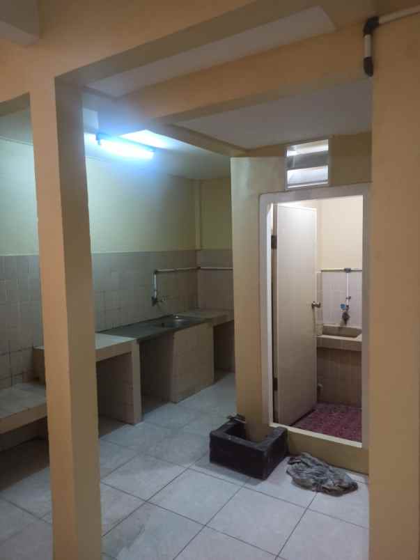 disewakan rumah simpang darmo permai