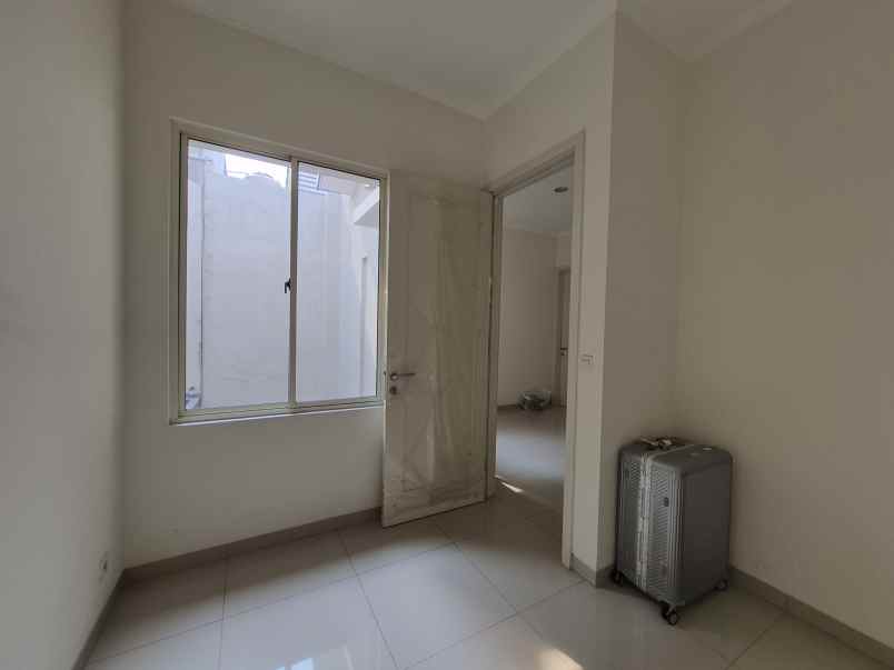 disewakan rumah suvarna sutera cluster