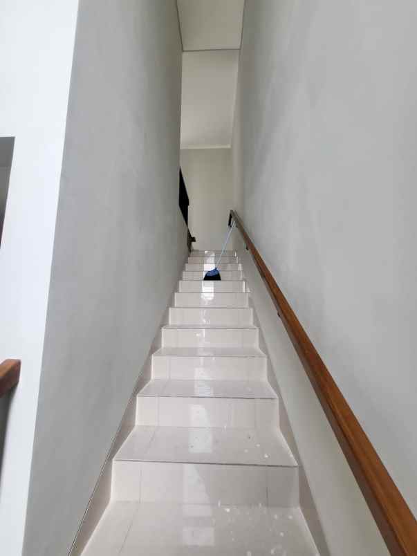 disewakan rumah suvarna sutera pasar kemis