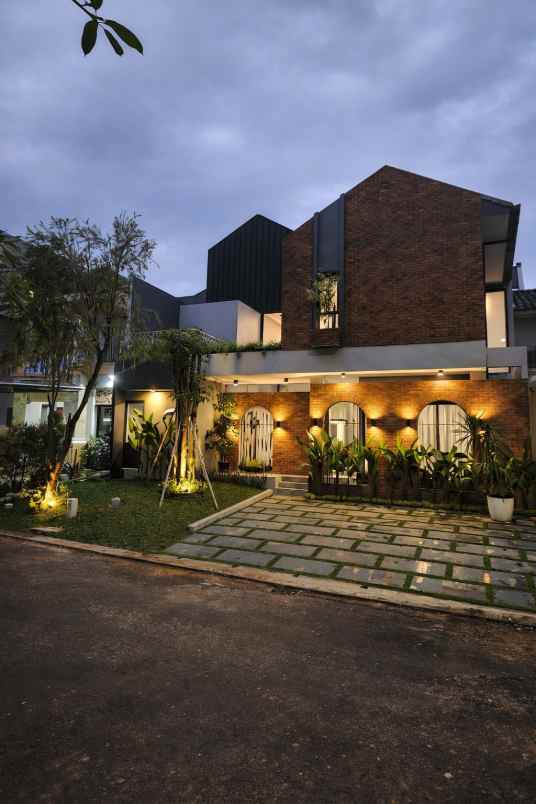 exclusive house bsd minimalis modern lingkungan elit