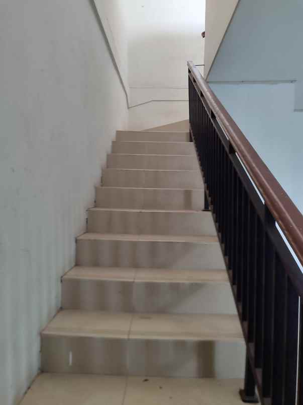 gudang shm ada kantor 2 lantai dicikupa tangerang