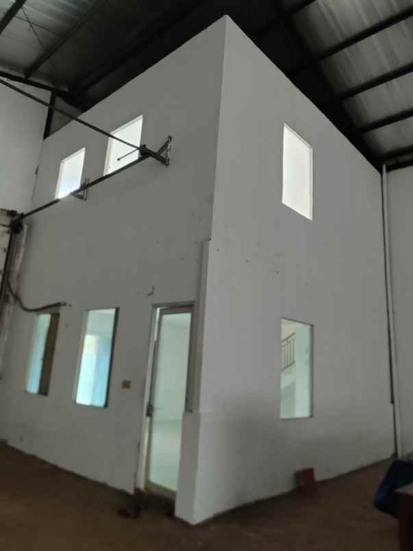 gudang shm ada kantor 2 lantai dicikupa tangerang