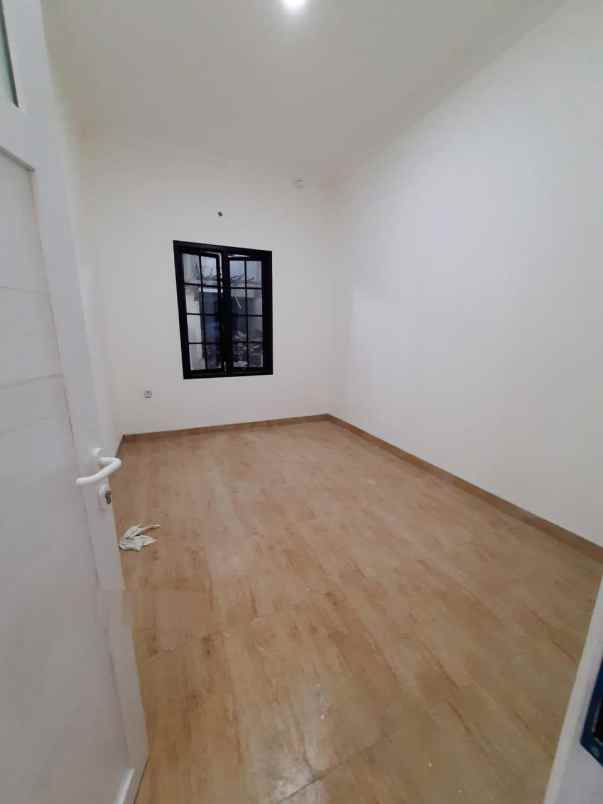 jual rugi rumah cluster mewah di tanah baru beji depok