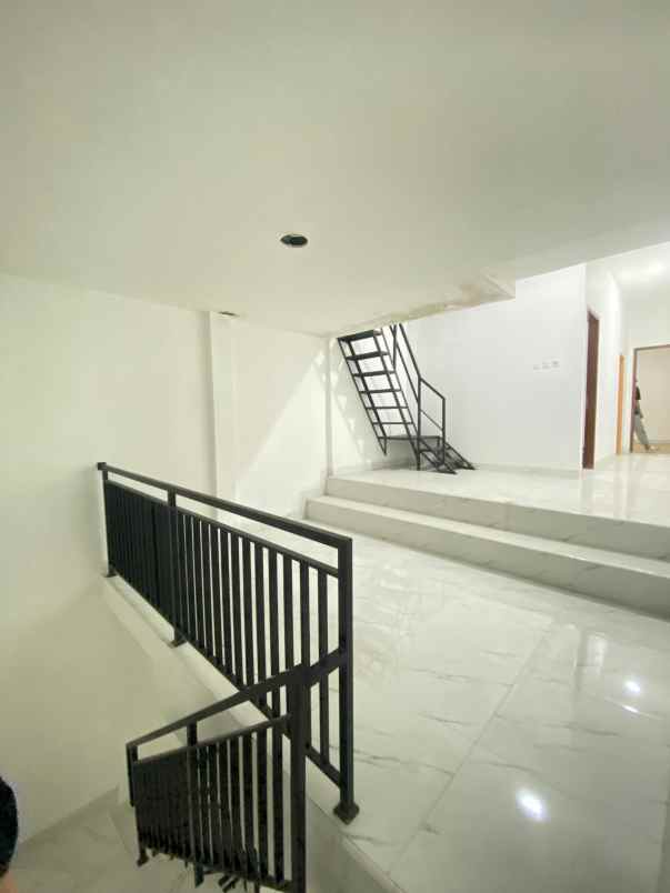 jual rumah baru taman palem lestari jak bar