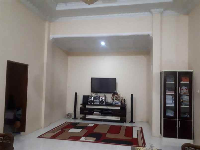 jual rumah dengan harga 1 miliyar