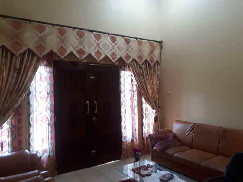 jual rumah dengan harga 1 miliyar