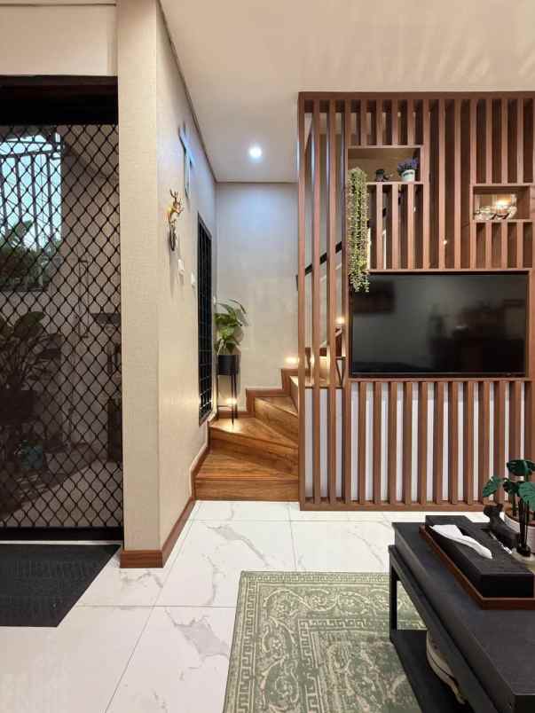 jual rumah komplek cantik di taman palem lestari