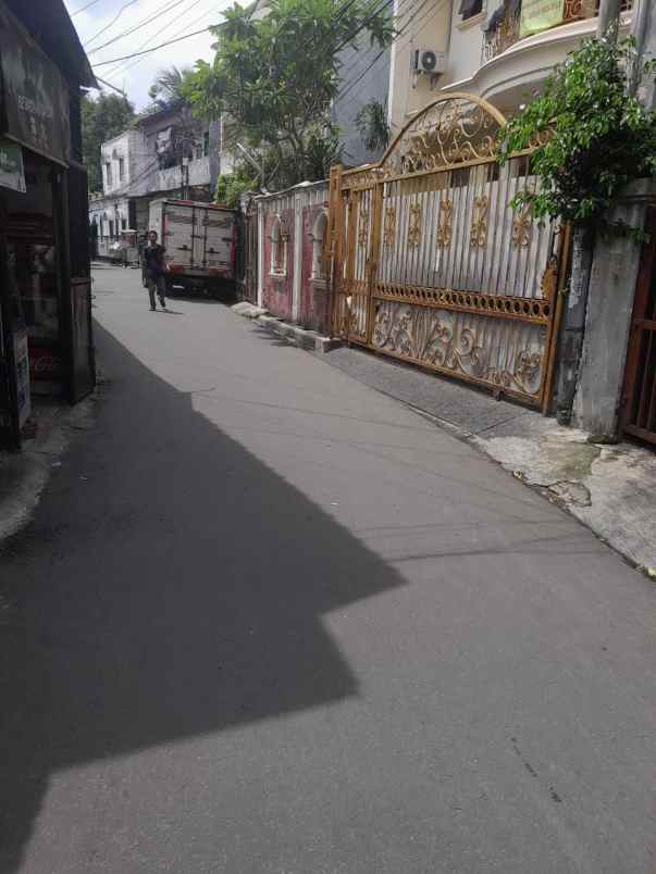 jual rumah lama di kemanggisan palmerah jakarta barat