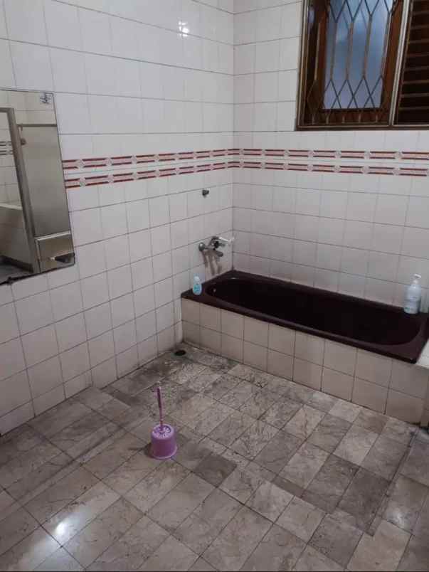 jual rumah luas di komplek citra bagus jakarta selatan