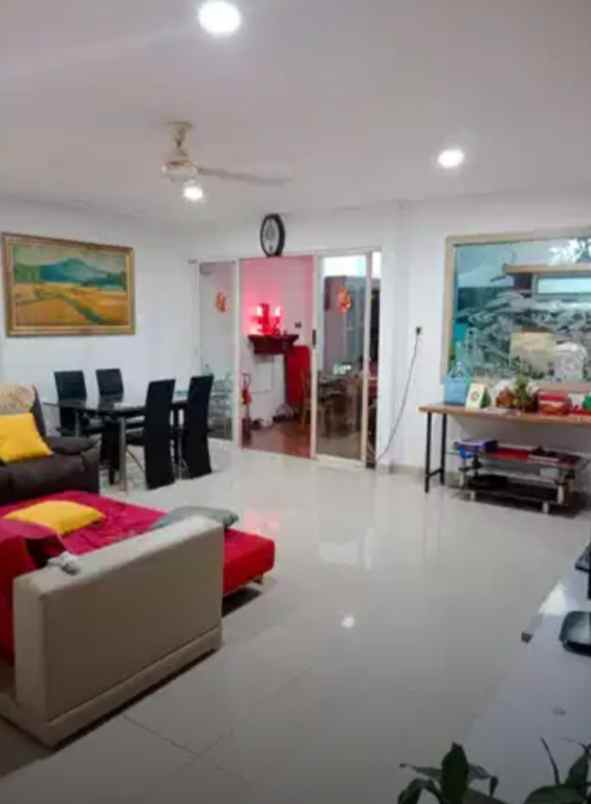 jual rumah taman palem lestari blok a jak bar