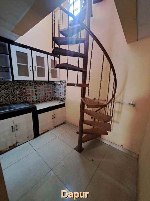 keren rumah 2 lantai siap huni di bintara loka