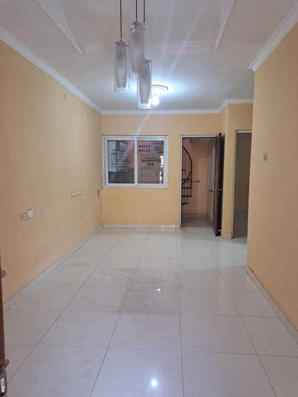 keren rumah 2 lantai siap huni di bintara loka
