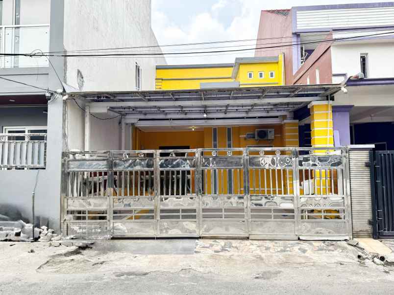 keren rumah 2 lantai siap huni di bintara loka