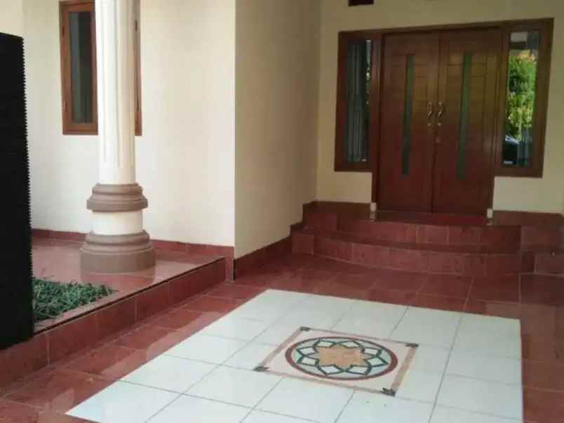 keren rumah 2 lantai siap huni di bintara loka