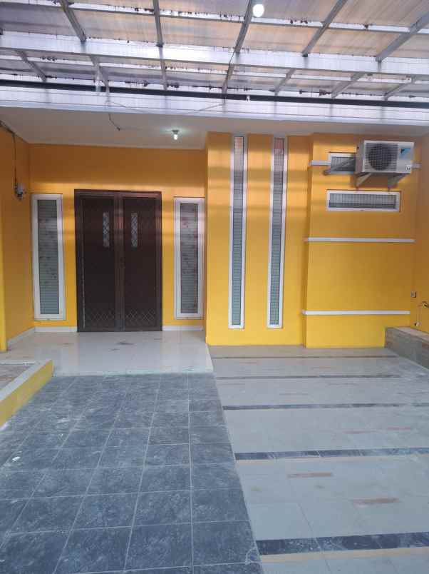 keren rumah 2 lantai siap huni di bintara loka
