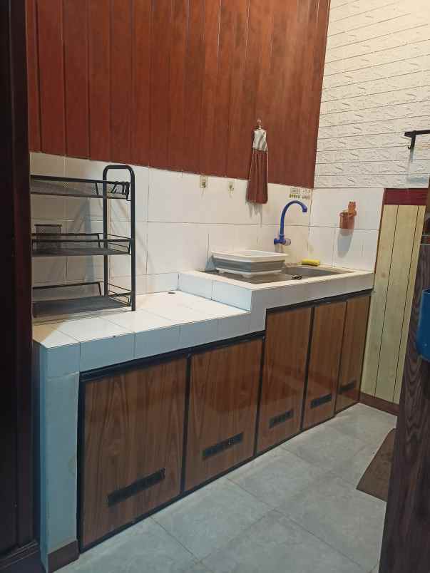 kost gresik kota carport pribadi depan kamar