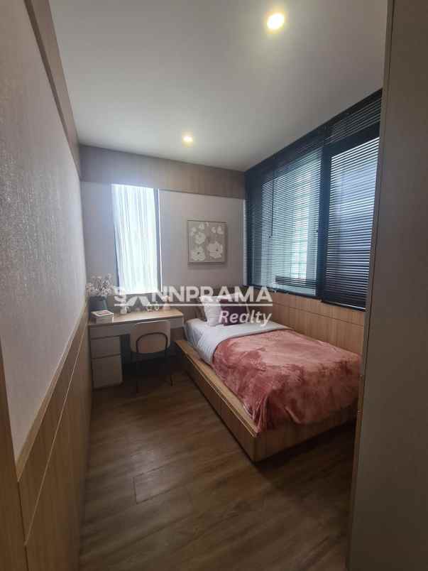 luxury town house 3 lantai di jakarta selatan
